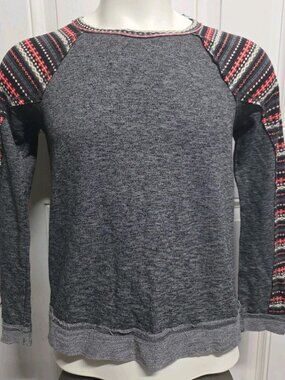 Hem and Thread Charcoal Grey Top Red Black Pattern Sleeves Size Medium